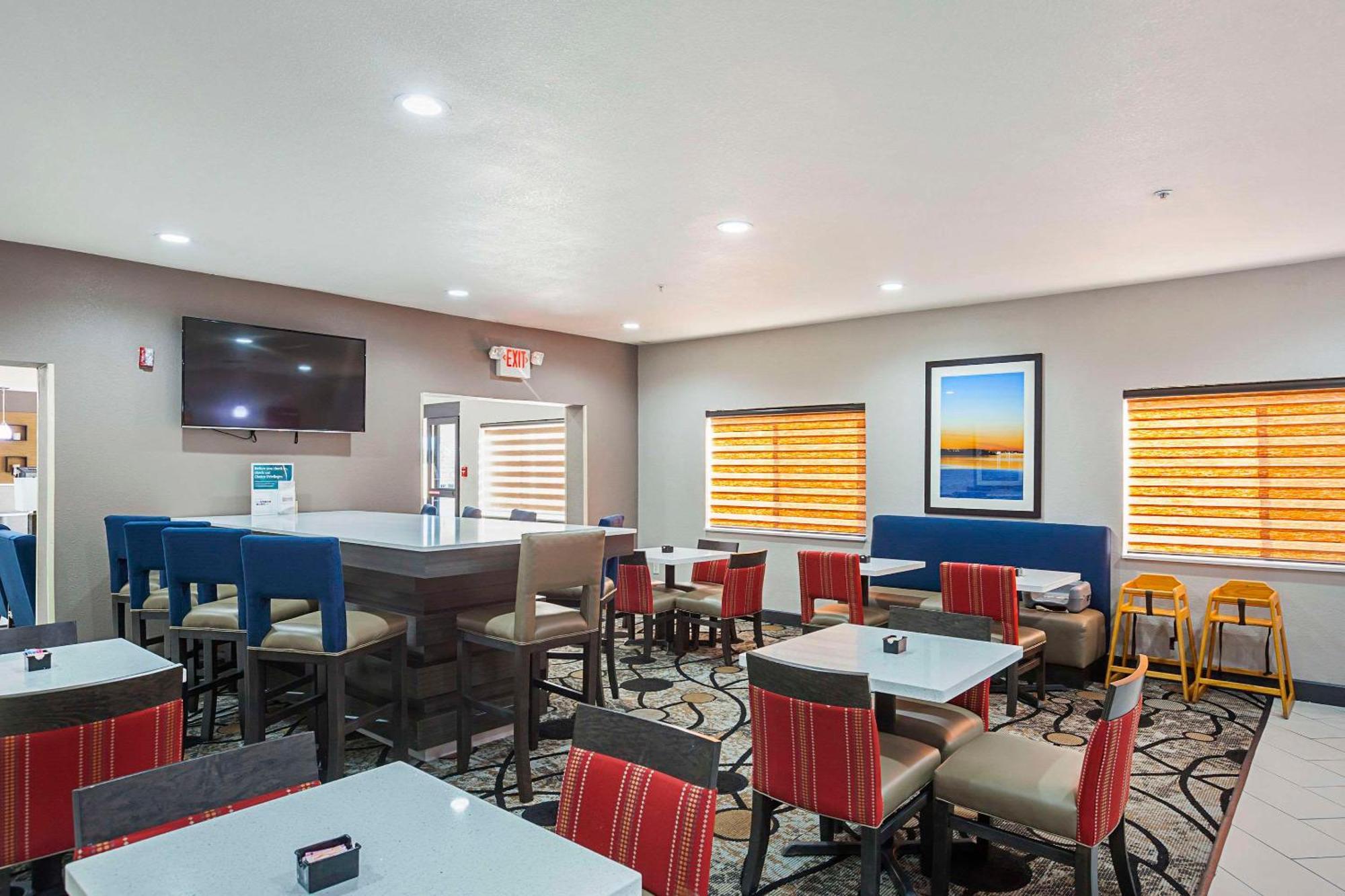 Comfort Suites Lewisville Exterior photo