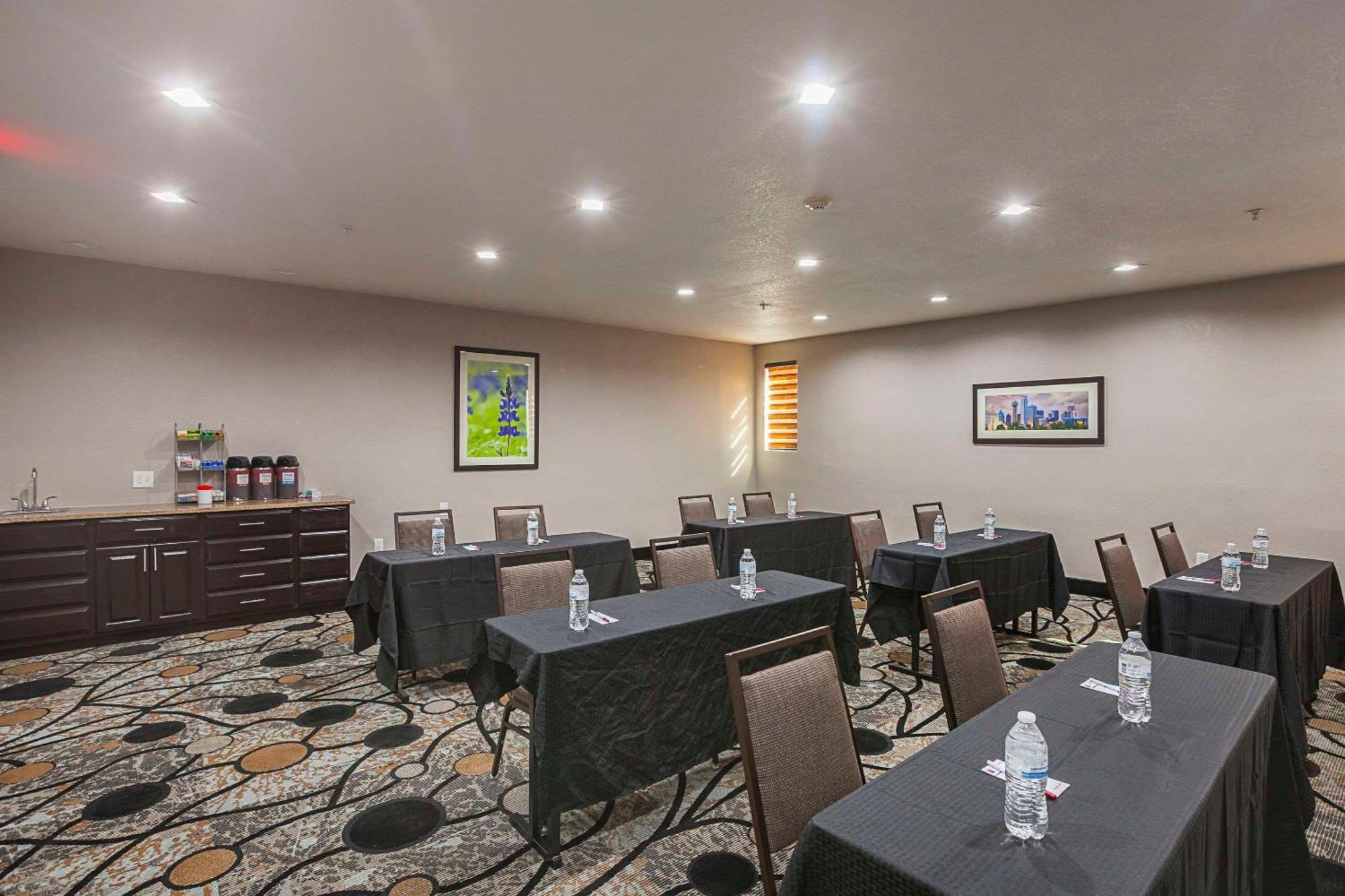 Comfort Suites Lewisville Exterior photo