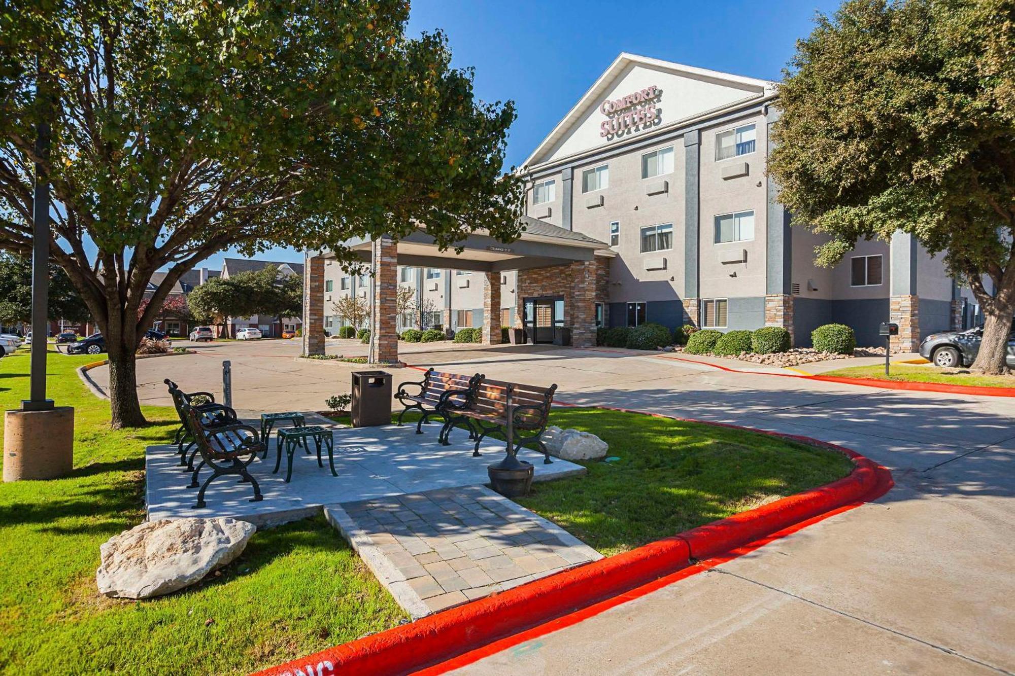 Comfort Suites Lewisville Exterior photo